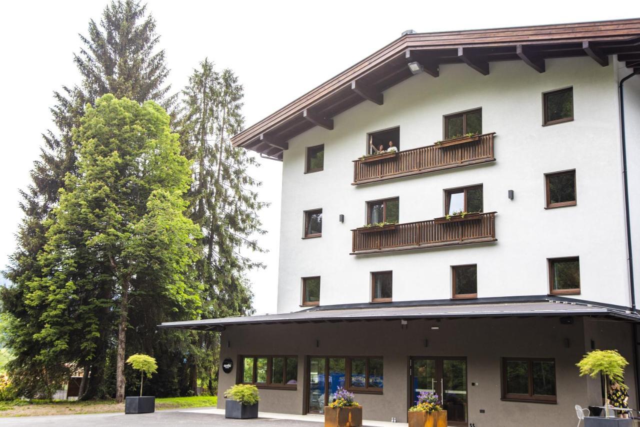 Hostel Contiki Haus Schoeneck Hopfgarten im Brixental Zewnętrze zdjęcie